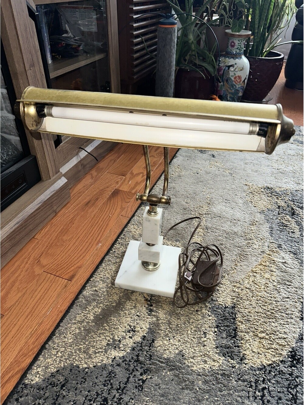 VTG Gold Metal Picture Light w/ White Marble Base, Corded Power Inline Switch